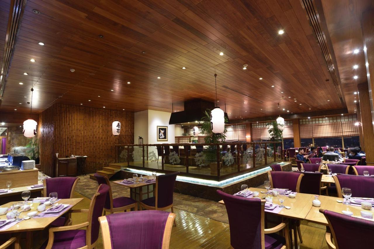 Pearl Continental Hotel, Karachi Eksteriør bilde The interior of the restaurant