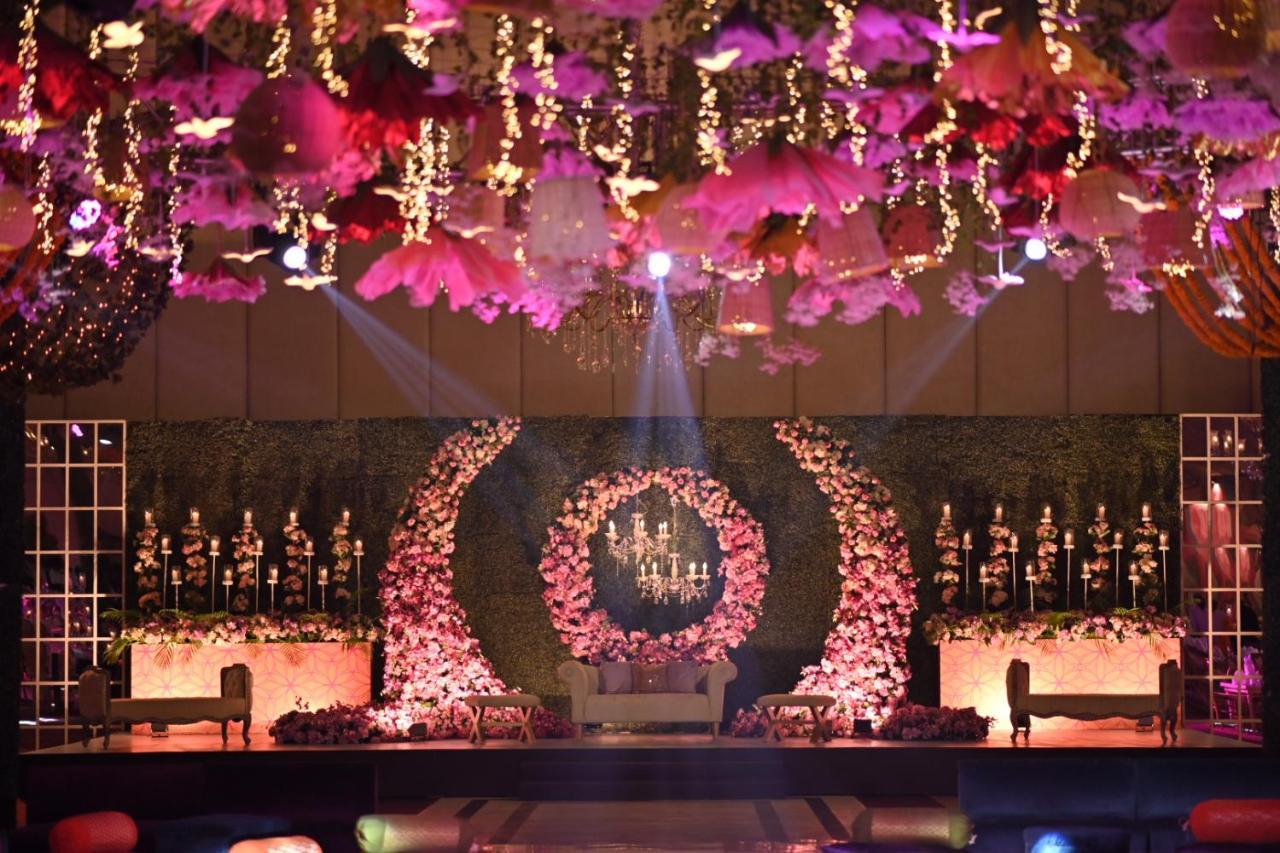 Pearl Continental Hotel, Karachi Eksteriør bilde A wedding reception at the Taj Mahal Palace, Mumbai, India