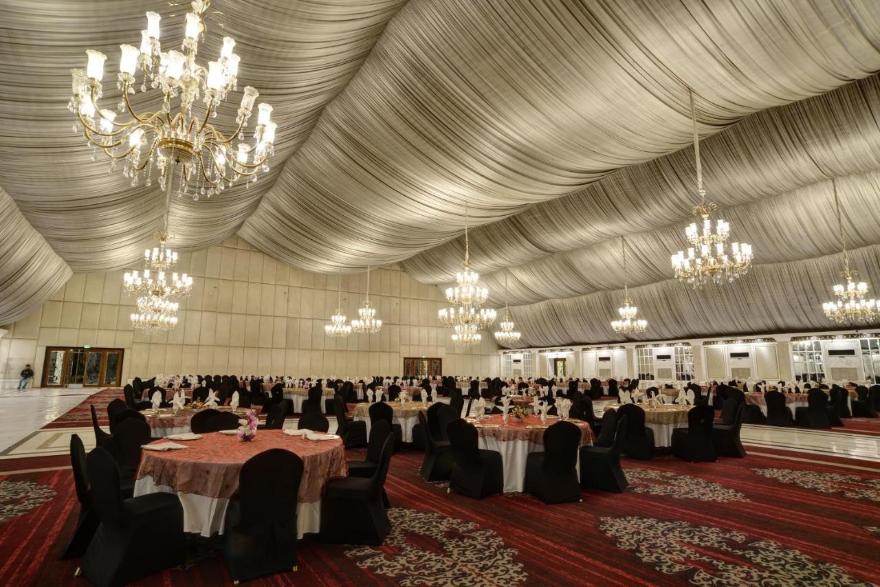 Pearl Continental Hotel, Karachi Eksteriør bilde The interior of the tent