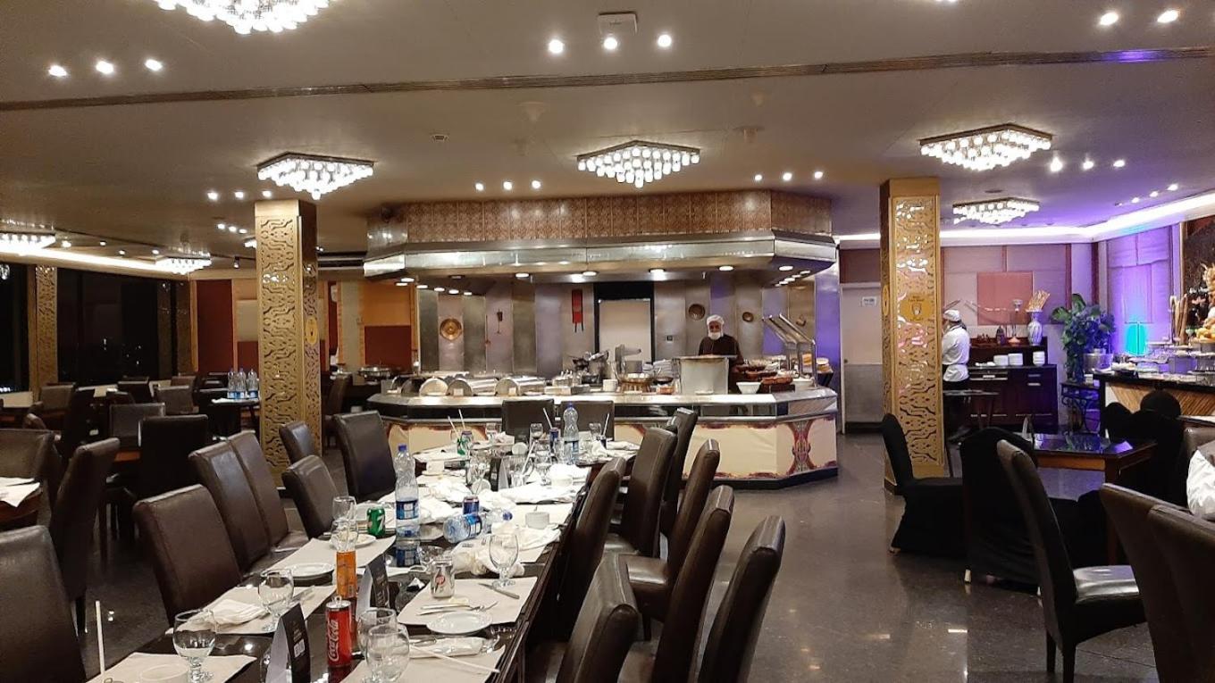 Pearl Continental Hotel, Karachi Eksteriør bilde The buffet at the hotel