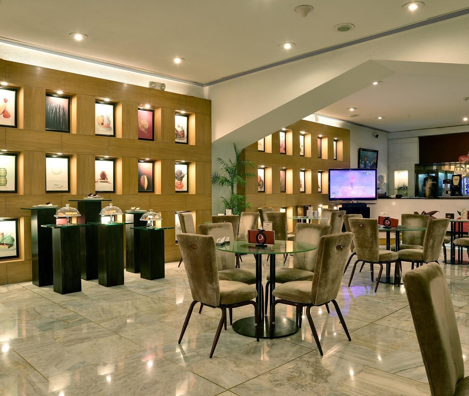 Pearl Continental Hotel, Karachi Eksteriør bilde The lounge at the airport