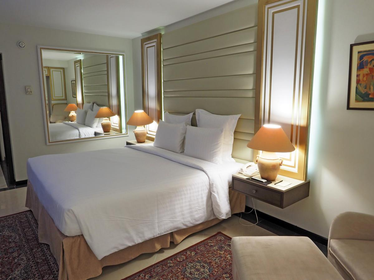 Pearl Continental Hotel, Karachi Eksteriør bilde A bedroom at the hotel